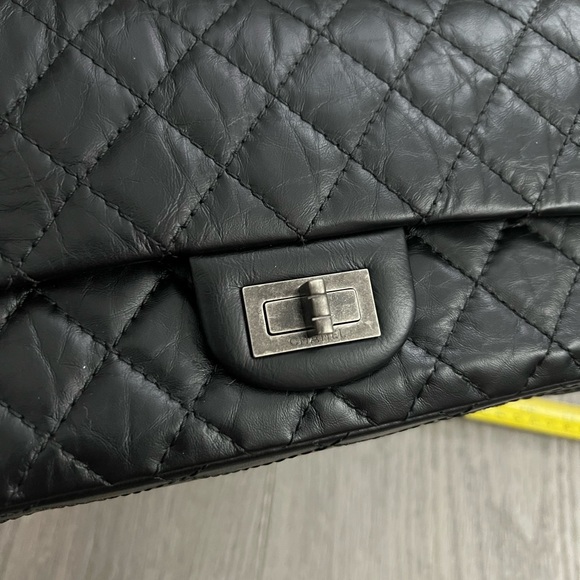 Chanel Classic 2.55 Bag 224 - Picture 3 of 6